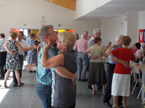 accordeon,erika,annivaisaire,dancing,festival,instrument,maison,repot,musique,orchestre,professeur,salles,radio