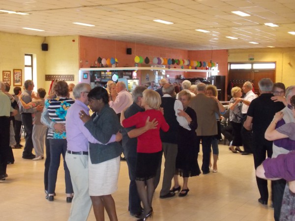 accordeon,erika,annivaisaire,dancing,festival,instrument,maison,repot,musique,orchestre,professeur,salles,radio