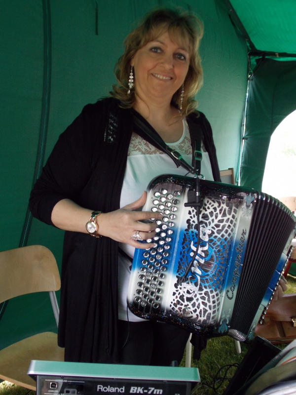 accordeon,erika,annivaisaire,dancing,festival,instrument,maison,repot,musique,orchestre,professeur,salles