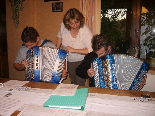 cours20101025accordeon1erika.jpg