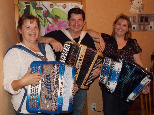 accordeon,erika,annivaisaire,dancing,festival,instrument,maison,repot,musique,orchestre,professeur,salles